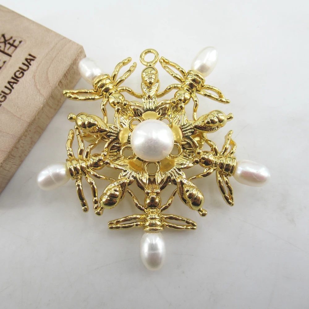 1PC Freshwater Cultured White Rice Pearl Gold Plated Insect Pendant For Necklace Lady Jewelry