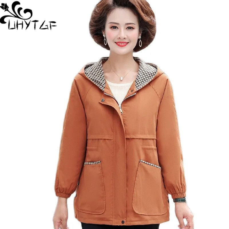 

UHYTGF 2022Spring Autumn Trench Coat Womens Fashion Hooded Casual Loose Size Windbreaker Female Elegant Mom Short Outerwear 2217