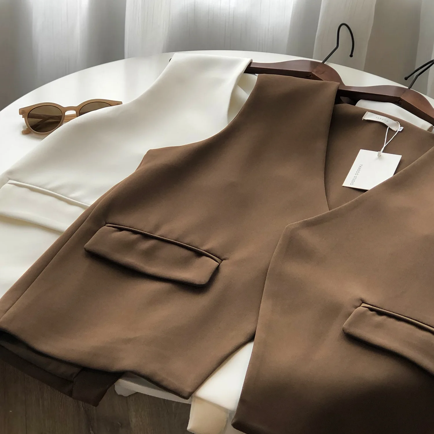 80089 Fall Women Suit Vest V-Neck Sleeveless Korean Fashion Slit Loose Elegant Solid Color All-Matching Office Ladies Waistcoat