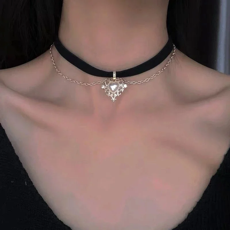 Kpop Vintage Love Heart Pendant Choker Necklace For Women Zircon Pearl Chain Party Aesthetic Jewelry Christmas Gift Hot Sale