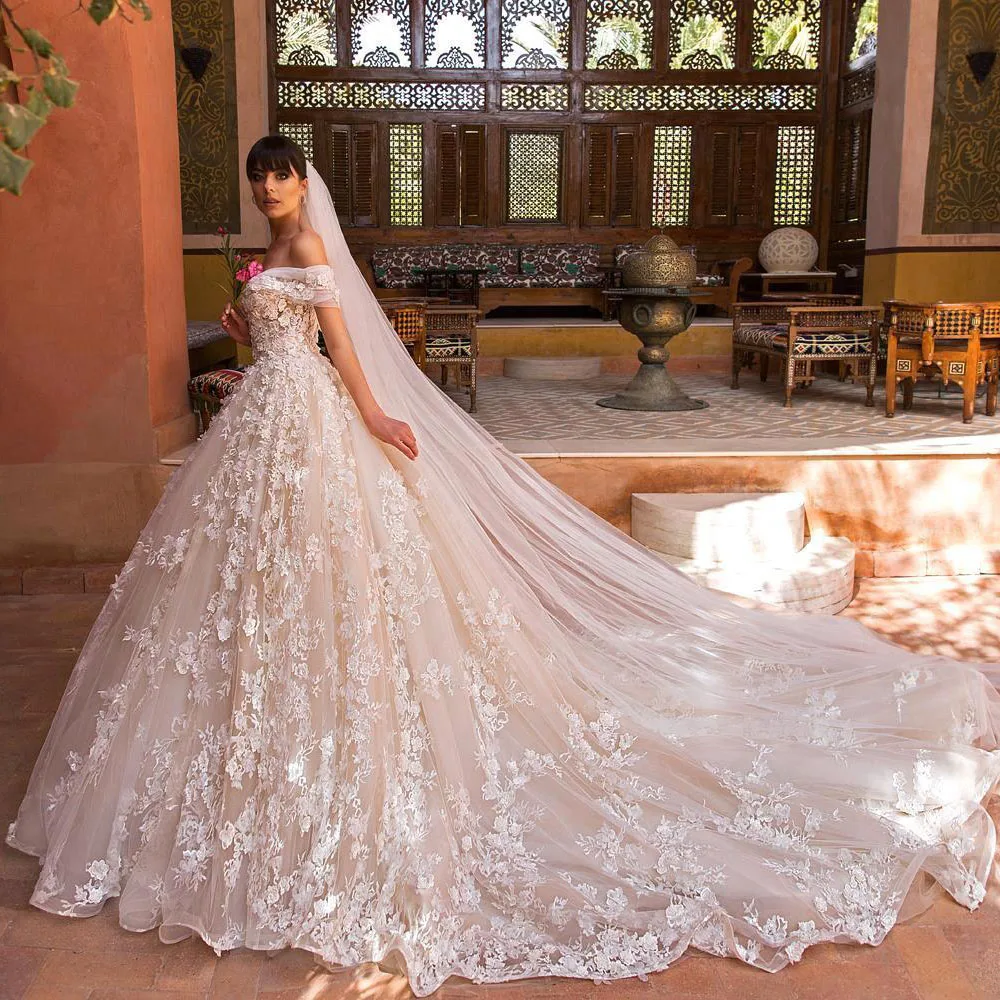 Luxury Arabic Sweetheart Wedding Dresses Lace Puffy Off Shoulder Bridal Gown Lace With Chapel Train Vestido De Noiva