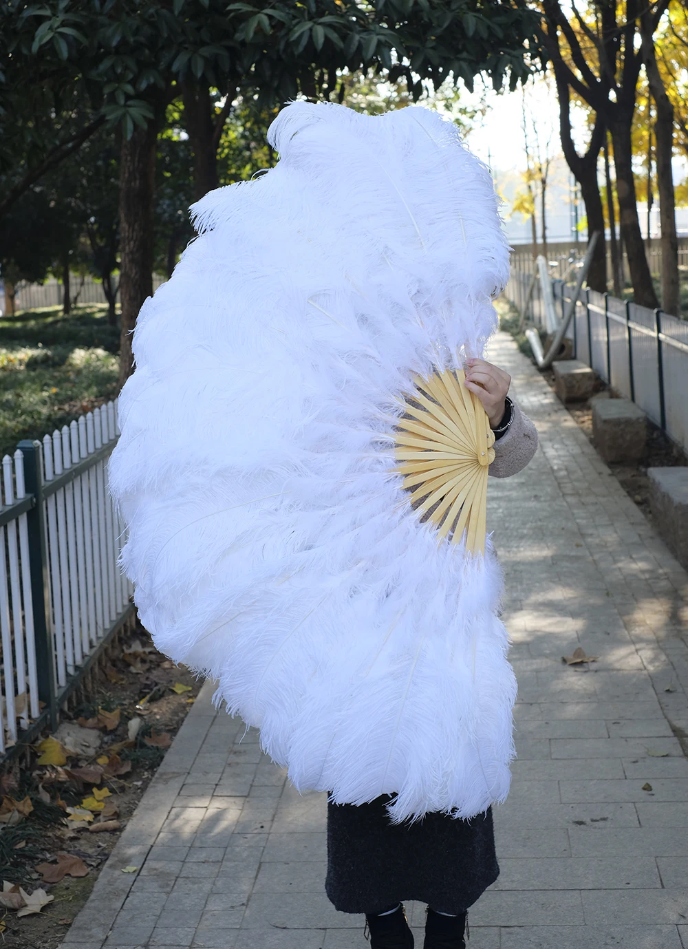 High Quality White Extra Large Fluffy Ostrich Feather Fan Decorate Halloween Party Belly Dance Fan DIY 10-20 Feathers Fan Bars