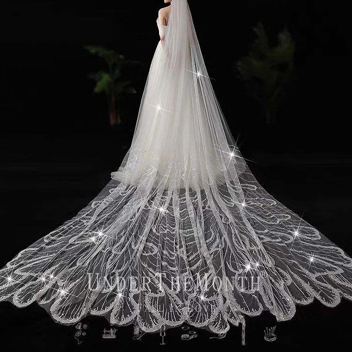 

Bling Bridal Veils Sparkly White Long Cathedral Luxurious Shiny Appliqued Sequined Wedding Yards With Comb High-end Design