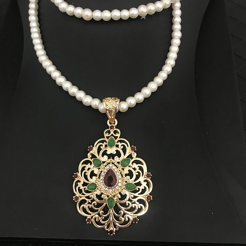 Fashion temperament luxury women pearl necklace earrings set vintage girl dress wedding accessories metal pendant earrings jewel