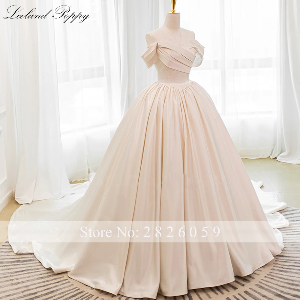 Lceland Poppy A Line Satin Wedding Dresses Boat Neck Pleated Bridal Gowns Short Sleeves Vestido de Noiva with Chapel Train