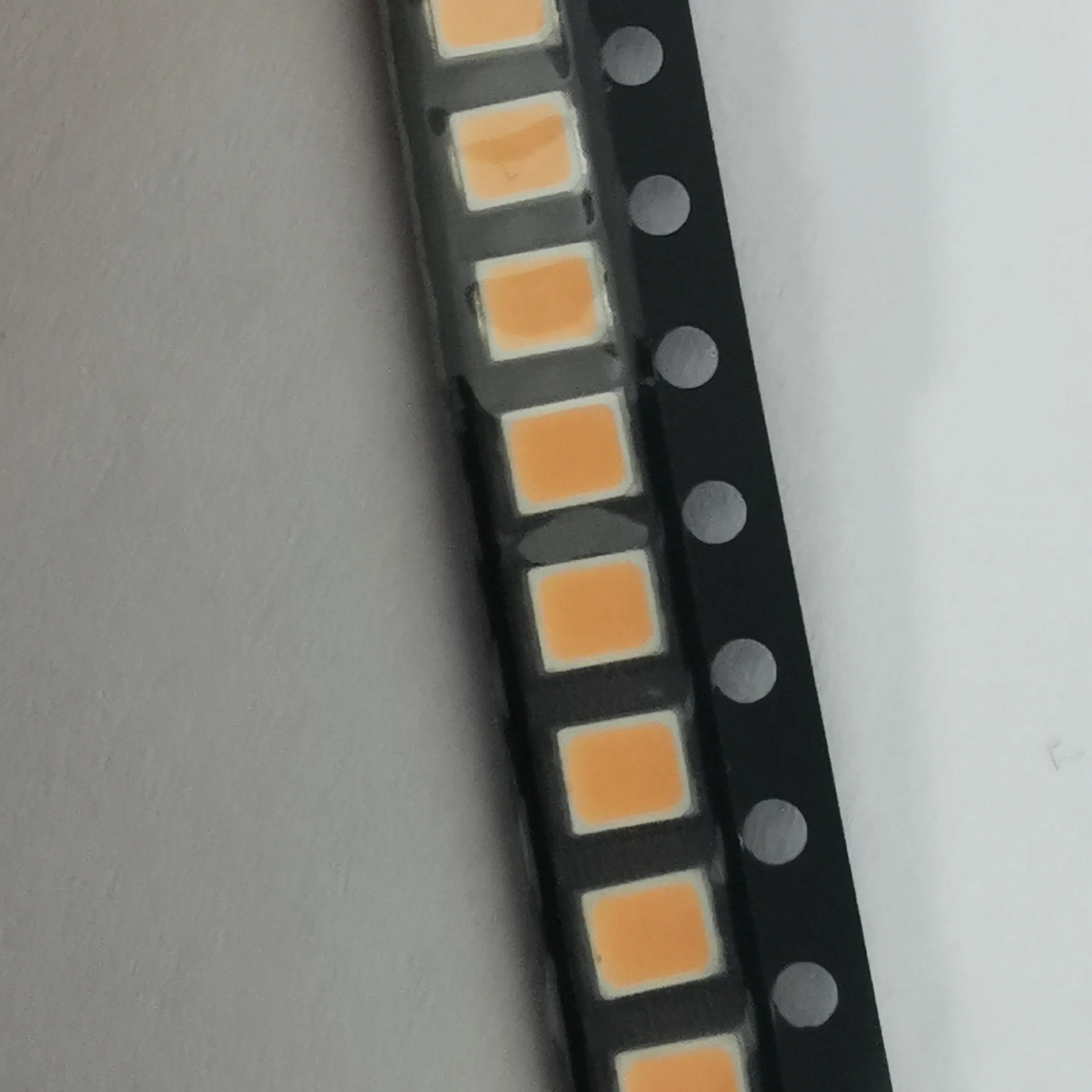 200pcs/lot SMD LED 2835 lamp beads highlight 0.5w 150 ma 3V-3.6V Plant lamp beads 640nm light-emitting diode