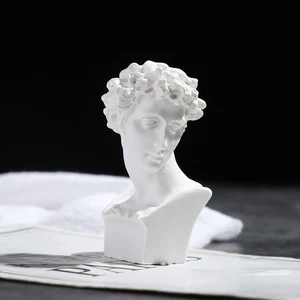 Mitologi Yunani Figurine David Kepala Potret Payudara Mini Gypsum Patung Menggambar Praktek Kerajinan Plester Patung Nordic Dekorasi 12 penjualan terbaik patung mr darcy - №