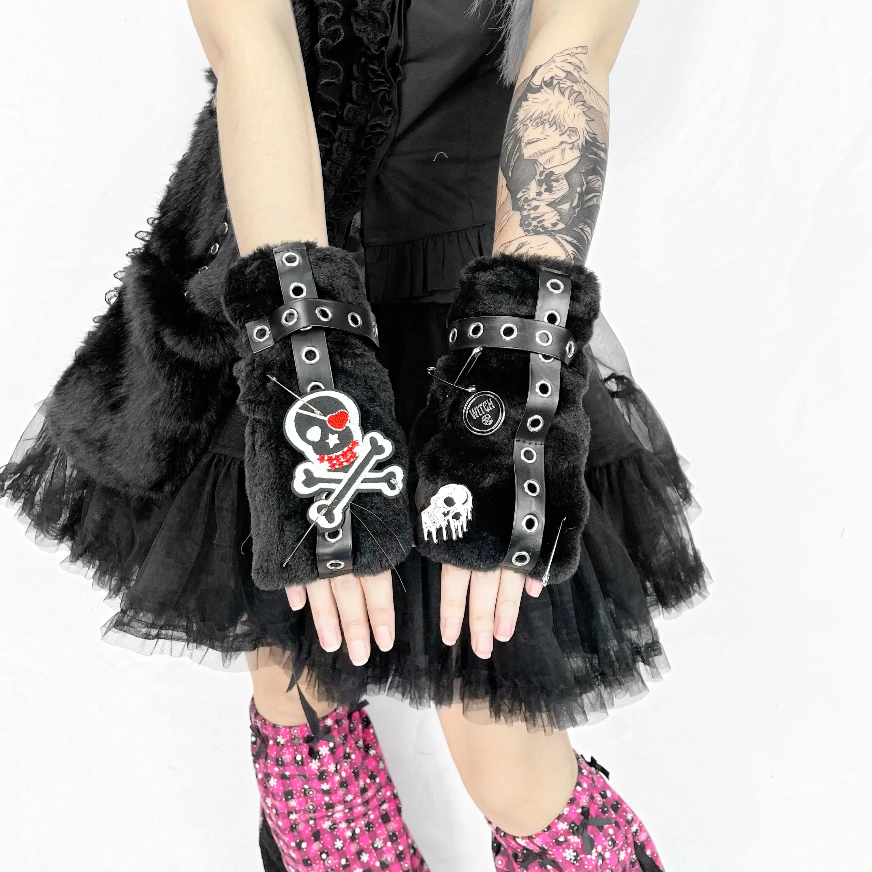 New Girls Japanese Harajuku Original Design Black Fuzzy Skull Cross Leather Patch Punk Fingers Arm Sleeves Warm Winter GlovesY2k