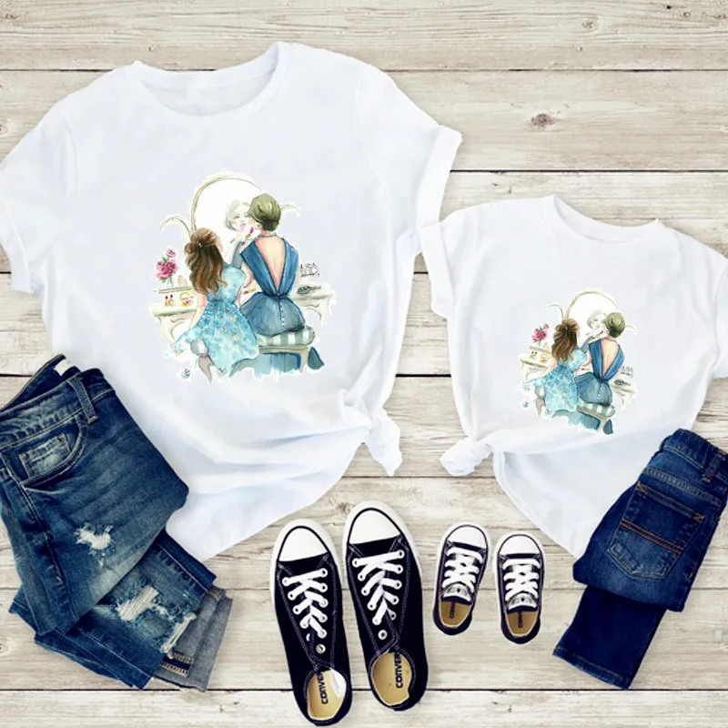 

Cute Family Matching Clothes Summer Mommy and Me Tshirt Mother Daughter Son Outfits Women Mom T-shirt Baby Girls Boys T Shirt