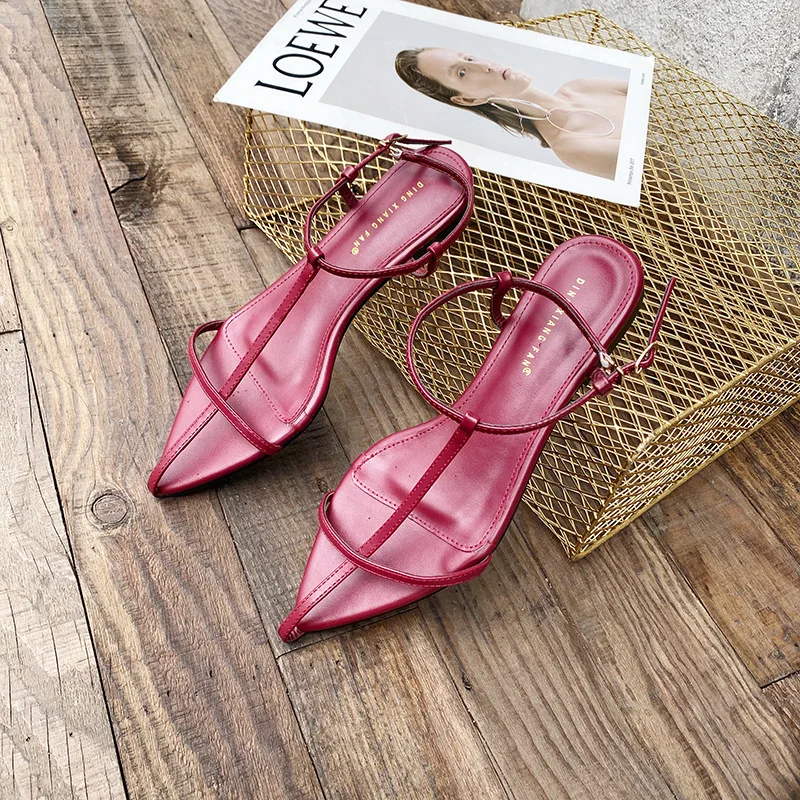 

2020 Summer New Minimalist Design Fashion All-match Flat Sandals European and American Model Style Women's Shoes