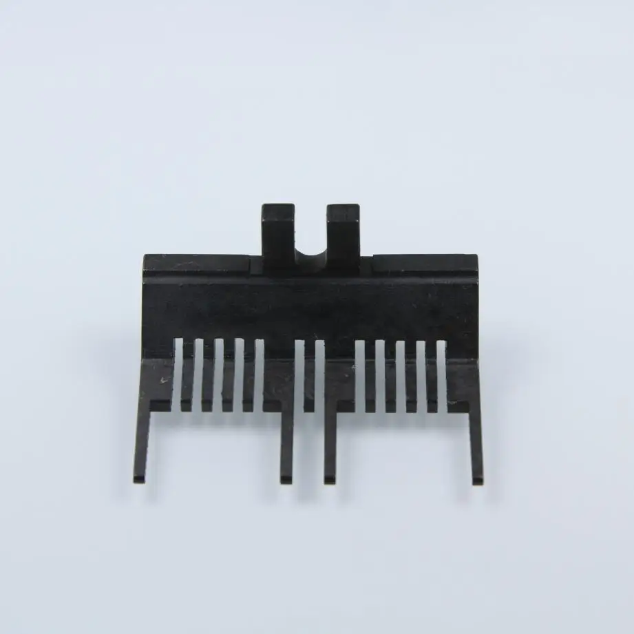 

Детали для швейной машины FB4404, 4412 Kansai Feed Dog