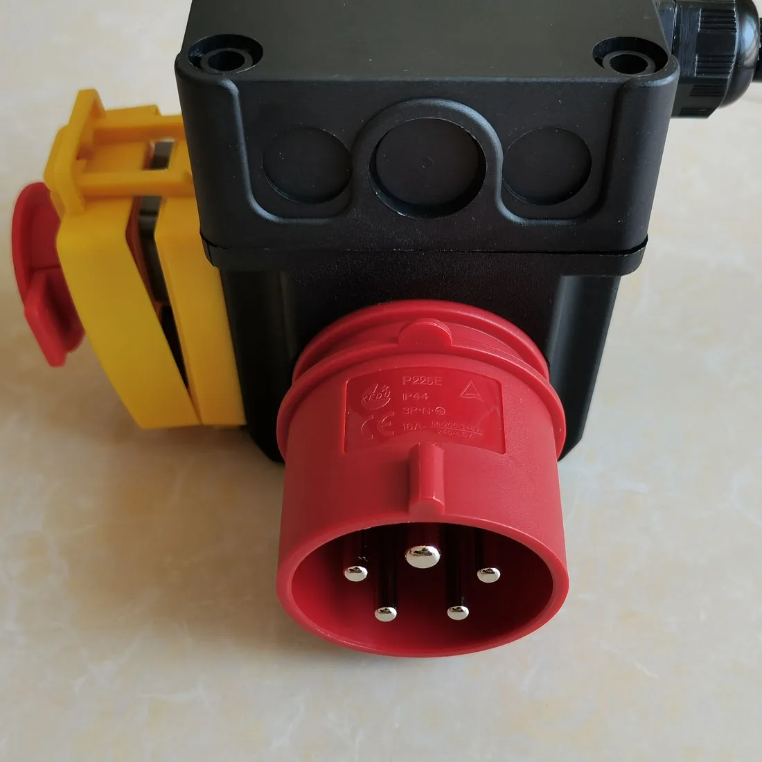 KEDU KOA1L Interruttore elettromagnetico Combinazione europea di prese di commutazione Interruttore a pulsante di arresto di emergenza industriale trifase AC400V