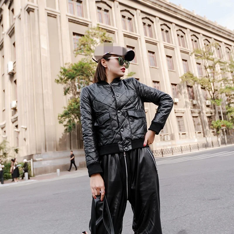 Moda curta uniforme de beisebol das mulheres grosso quente pele carneiro para baixo jaquetas manga longa bolsos magro casual casacos de couro genuíno