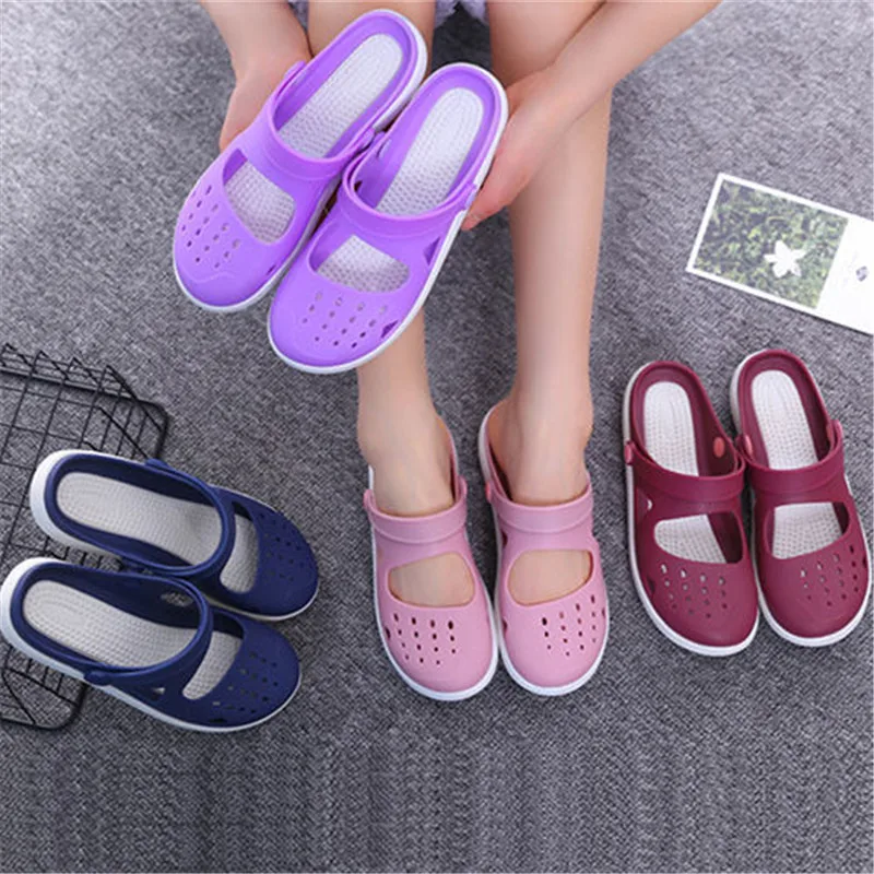 Sepatu Olahraga Wanita Sandal Taman Wanita Sandal Pantai Berongga Modis Musim Panas 2021 Flip Flop EVA Jelly Clogs