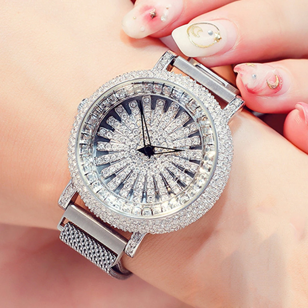 Luxury Full Rhinestone Round Dial Magnetic Alloy Band Women Quartz Wrist Watch New Ladies Dress Watches Gift Luxury