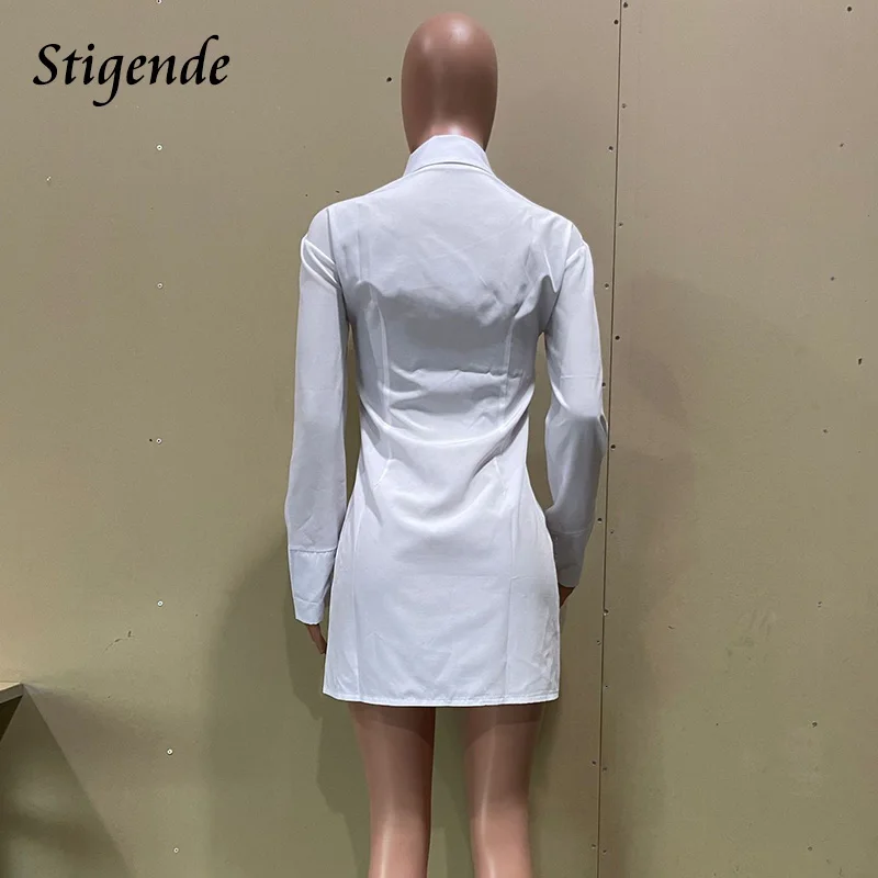 Stigende-Mini robe blanche à manches longues pour femmes, chemise fendue sur le côté, robe de soirée sexy, col rabattu, bouton avant, robe courte