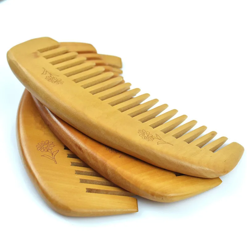 1PCS Natural Health Care Comb Anti-static Peach Wood Hair Comb Curved Shape Of Natural Sandalwood Comb Popular T0437