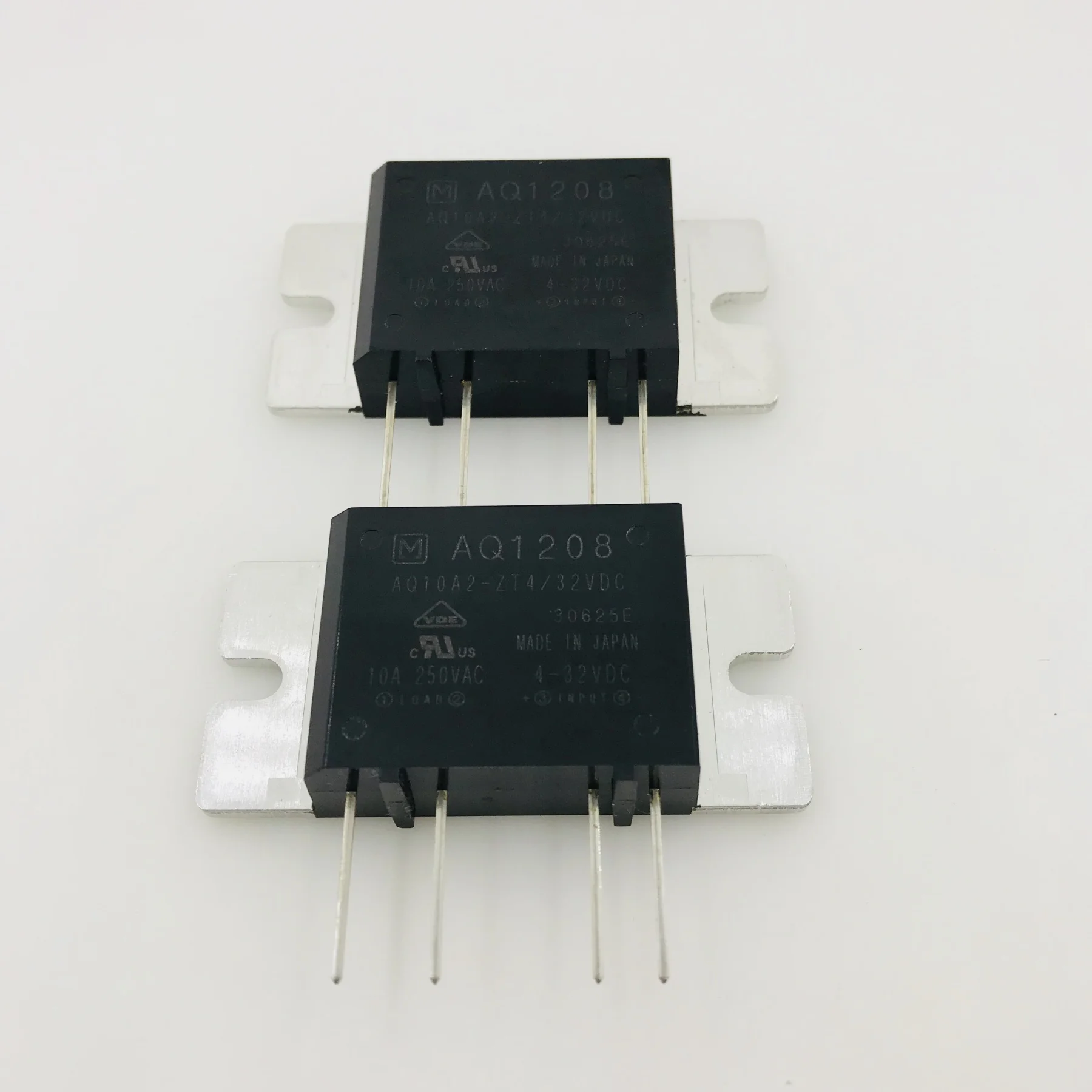 AQ10A2-ZT4/32VDC AQ1208  relays