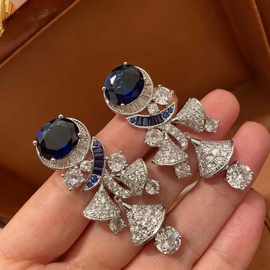 Anting-Anting Rok Berbentuk Kipas Berlian Imitasi Biru Berlebihan Gaun Panjang Elegan Wanita Perayaan Mewah Perhiasan Vintage