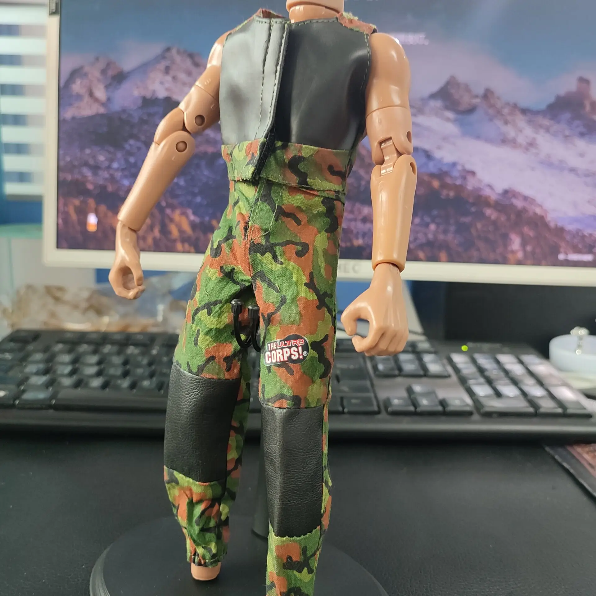 ชุดอุปกรณ์เสริมทหารขนาด 1/6 เสื้อกั๊กและกางเกงลายพราง ชุดเครื่องแบบสำหรับฟิกเกอร์แอคชั่นชายขนาด 12 นิ้ว ของสะสม ตุ๊กตา ของเล่น ของขวัญ