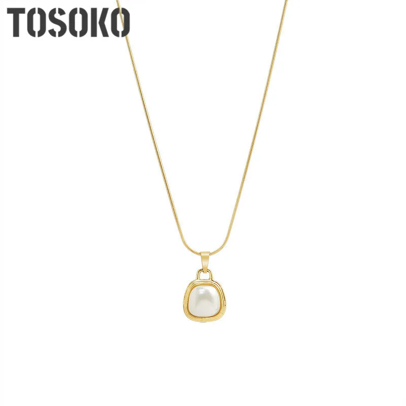 

TOSOKO Stainless Steel Jewelry Simple Black And White Imitation Pearl Pendant Necklace For Women's Fashion Clavicle Chain BSP801