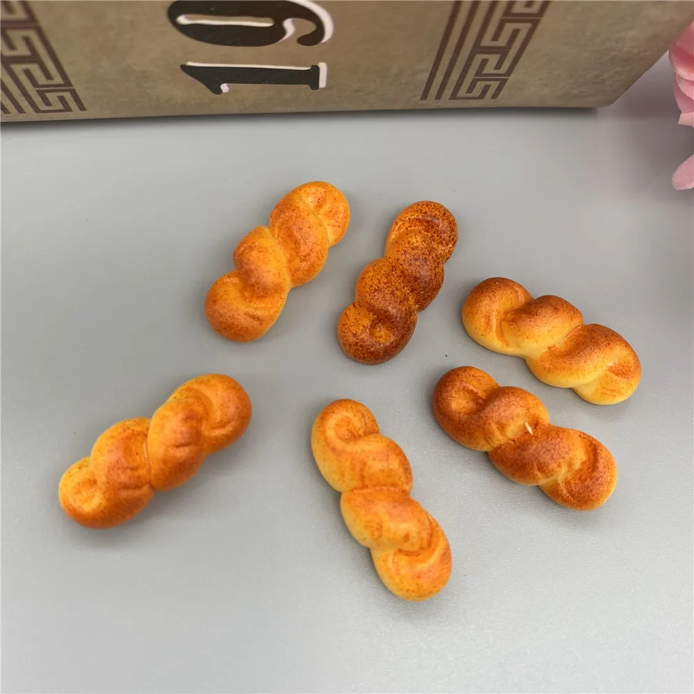 Resin Simulation Bread Miniature Hot Selling Kawaii Bread Scrapbooking Crafts For DIY Phone Earrings Accessories