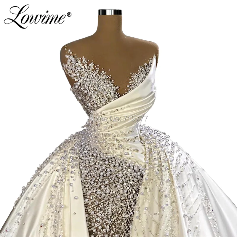 Dubai muçulmano vestidos de casamento longos 2020 vestidos de casamento de luxo personalizado pérolas cetim nupcial vestido plus size sereia frisado nupcial