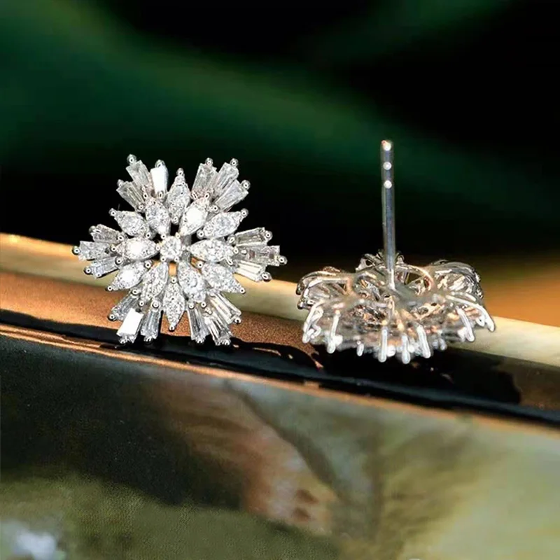 Huitan Luxury Snowflake Stud Earrings Full AAA Cubic Zircon Bling Bling Women Ear Accessories Christmas Gift New Trendy Jewelry