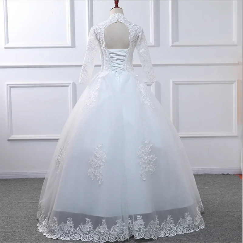 Elegant wedding dress V-Neck Backless three-quarter sleeves Net Applique Lace up Bridal Ball Gown