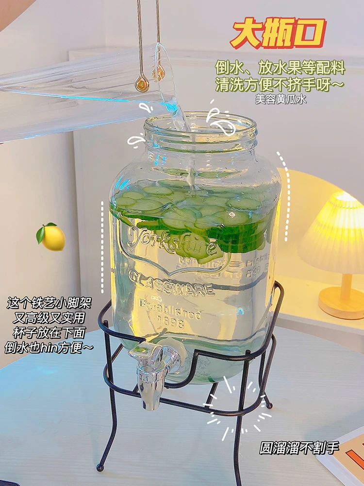 Large-capacity glass jar with faucet can be put in the refrigerator, sealed cold water bucket, summer lemonade container