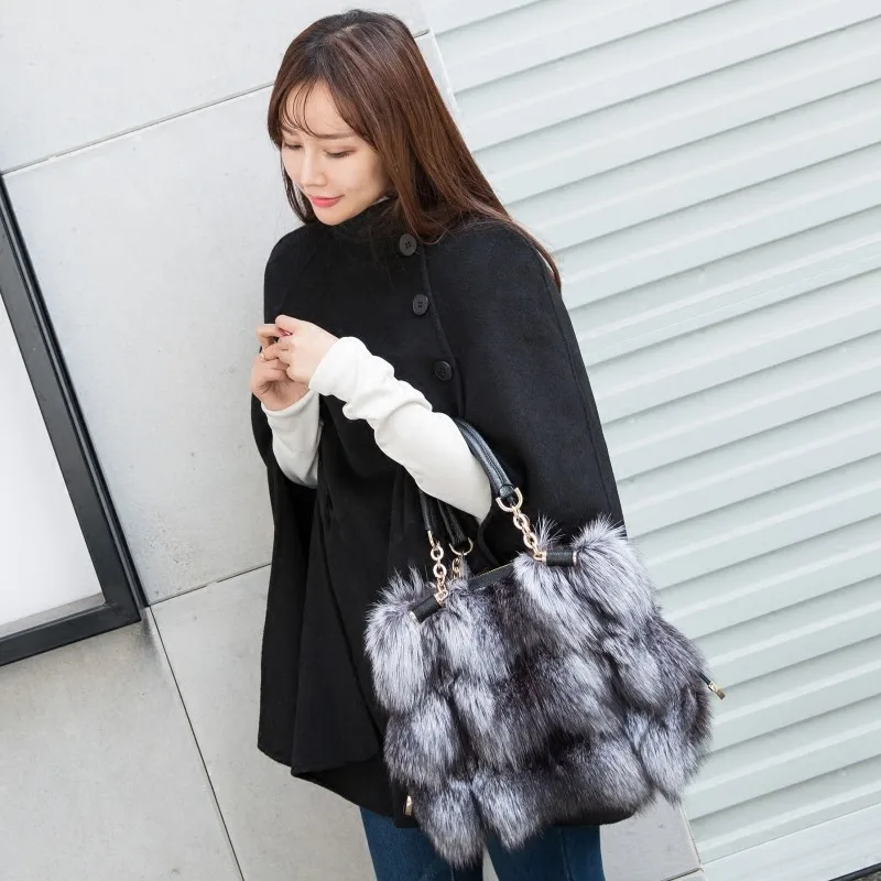 Hot Sale Classic Bags 100% Real Fox Fur Fashionable Bags Wild Messenger Bag Handbags Suitable For All Occasions