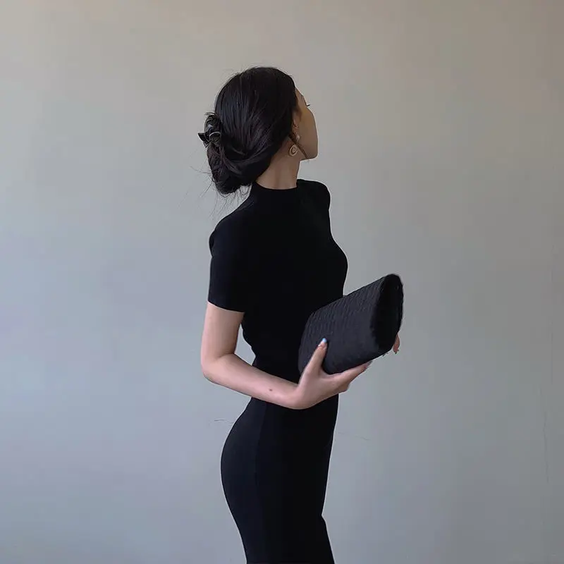 Korobov ฤดูใบไม้ร่วงฤดูหนาวใหม่ถักเกาหลีครึ่งคอเต่าแขนสั้น Vestidos Femme Vintage Slim พื้นฐานชุด