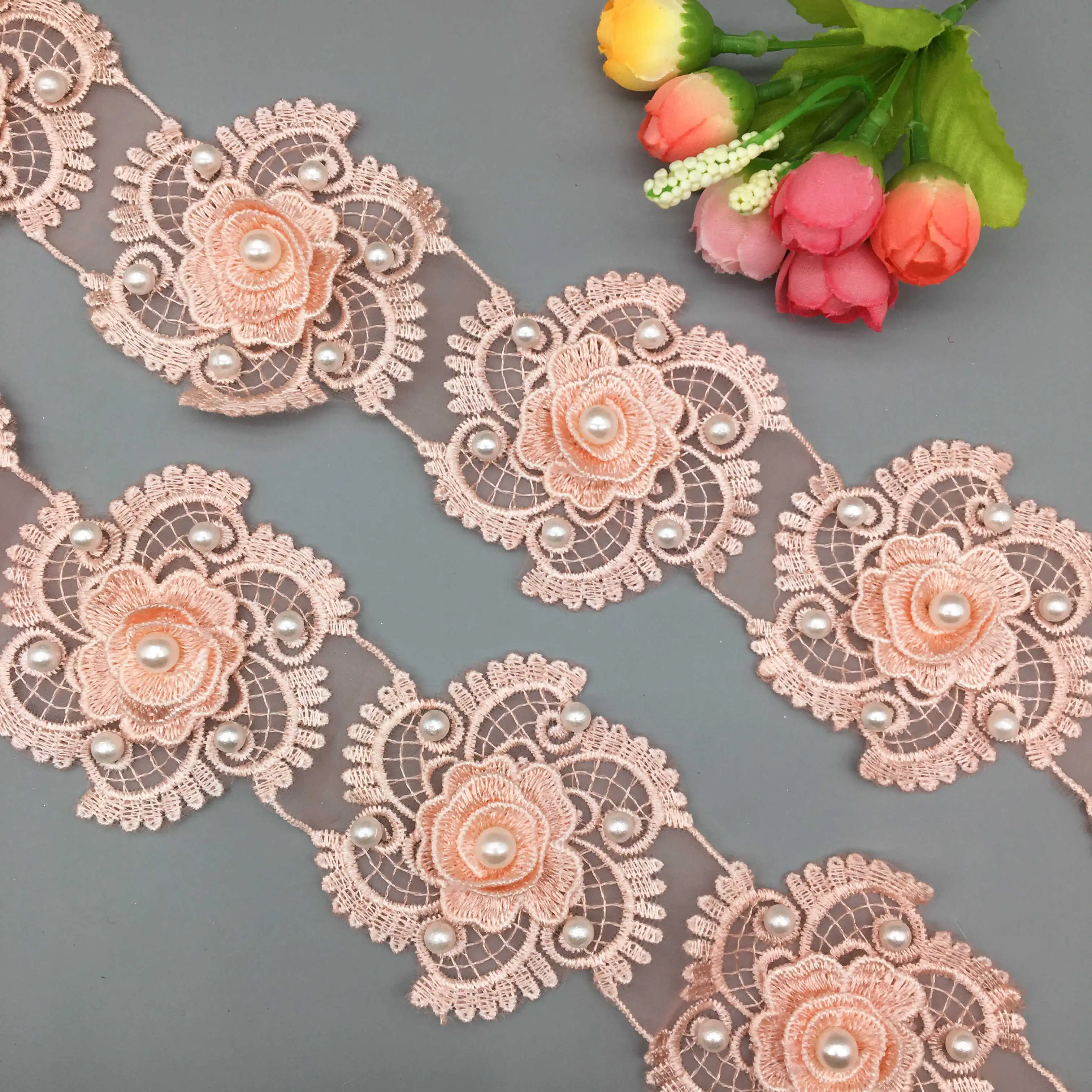 1 Yard 7CM nastro di pizzo rosa perla fiore rosa ricamato pizzo Patch Patch tessuto cucito mestiere Costume abito da sposa decorazione