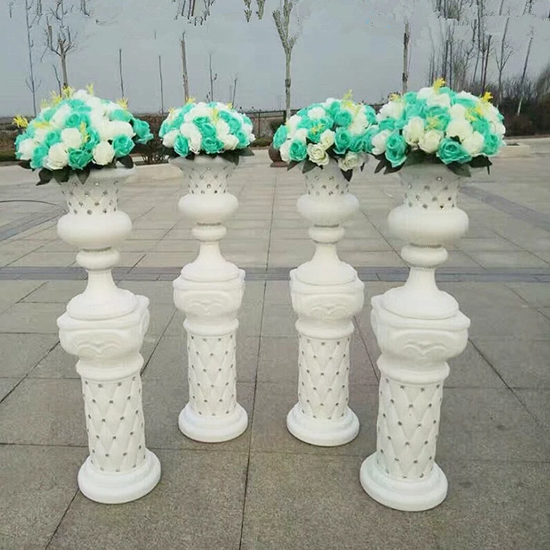 

Wholesale 4pcs Fashion Wedding Props Decorative Roman Columns White Color Plastic Pillars Road Cited Party Event Decor Supplies