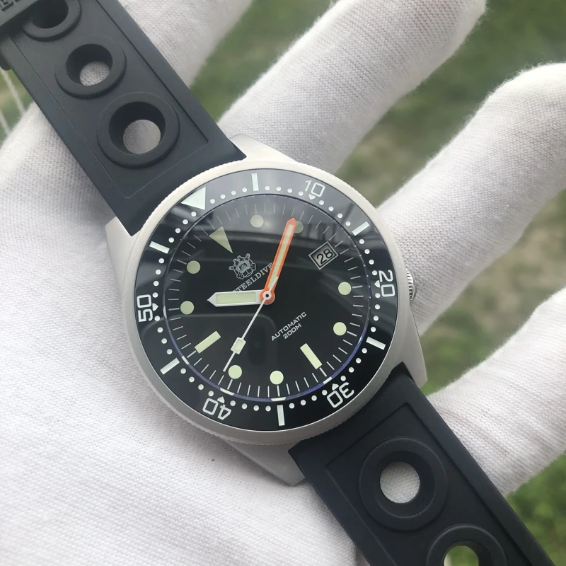 Steeldive Men Diver Watch 42.5mm Pilot Automatic Mechanical Wristwatch 20ATM Waterproof Luminous NH35 Sapphire Ceramic Bezel