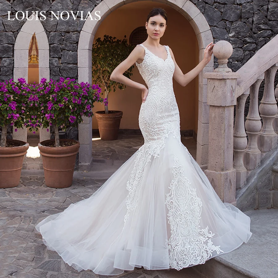 

Louis Novias Mermaid Wedding Dresses Deep V-neckline Sleeveless Sweep Brush Train Backless Embroidery Lace Spaghetti Straps Tull