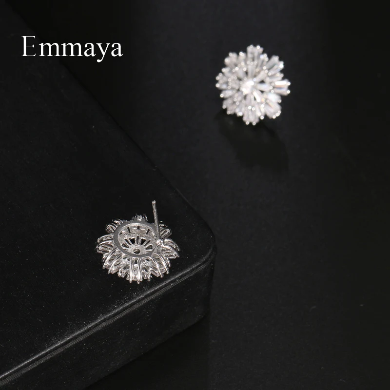 Emmaya New Fashion Delicate Snow Flake Shape Zirconia Earring Noble Jewelry For Women Hollow Out Style Ingenious Ornament