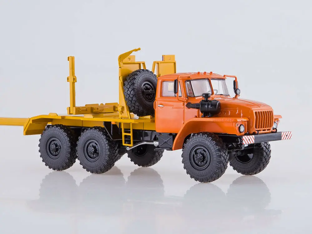 NEW SSM 1/43 Logging Truck with Trailer Ural-43204-10 USSR Car Timber Carrying Vessel Long Vehicle Diecast Alloy toys SSM1225