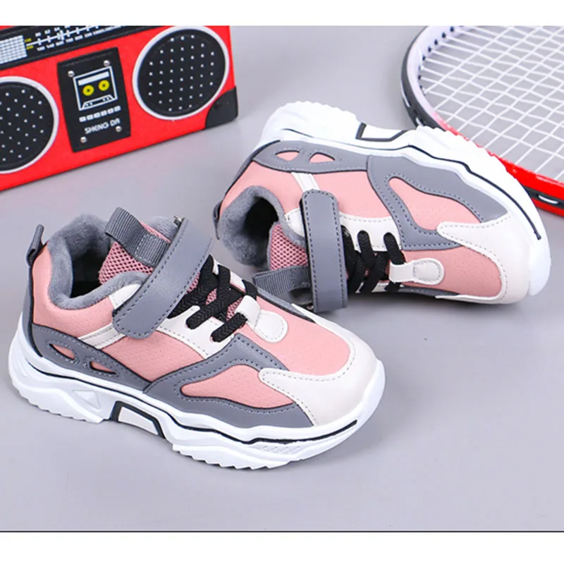 

2019 autumn and winter new soft bottom lightweight running shoes girls boys plus velvet plus cotton sneakers