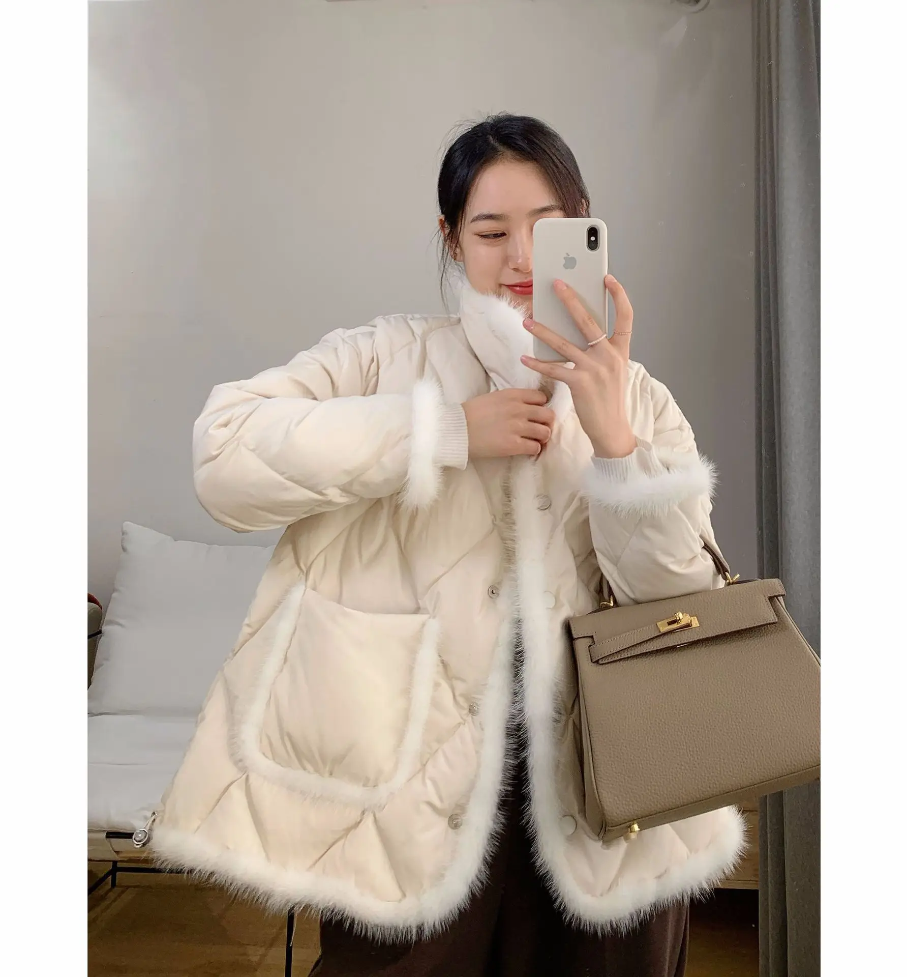 

90 White Duck Down Coats Women Winter Warm Outwear Mink Fur Female Down Coats 2021 New Short Winter Women's Parkas Outwear