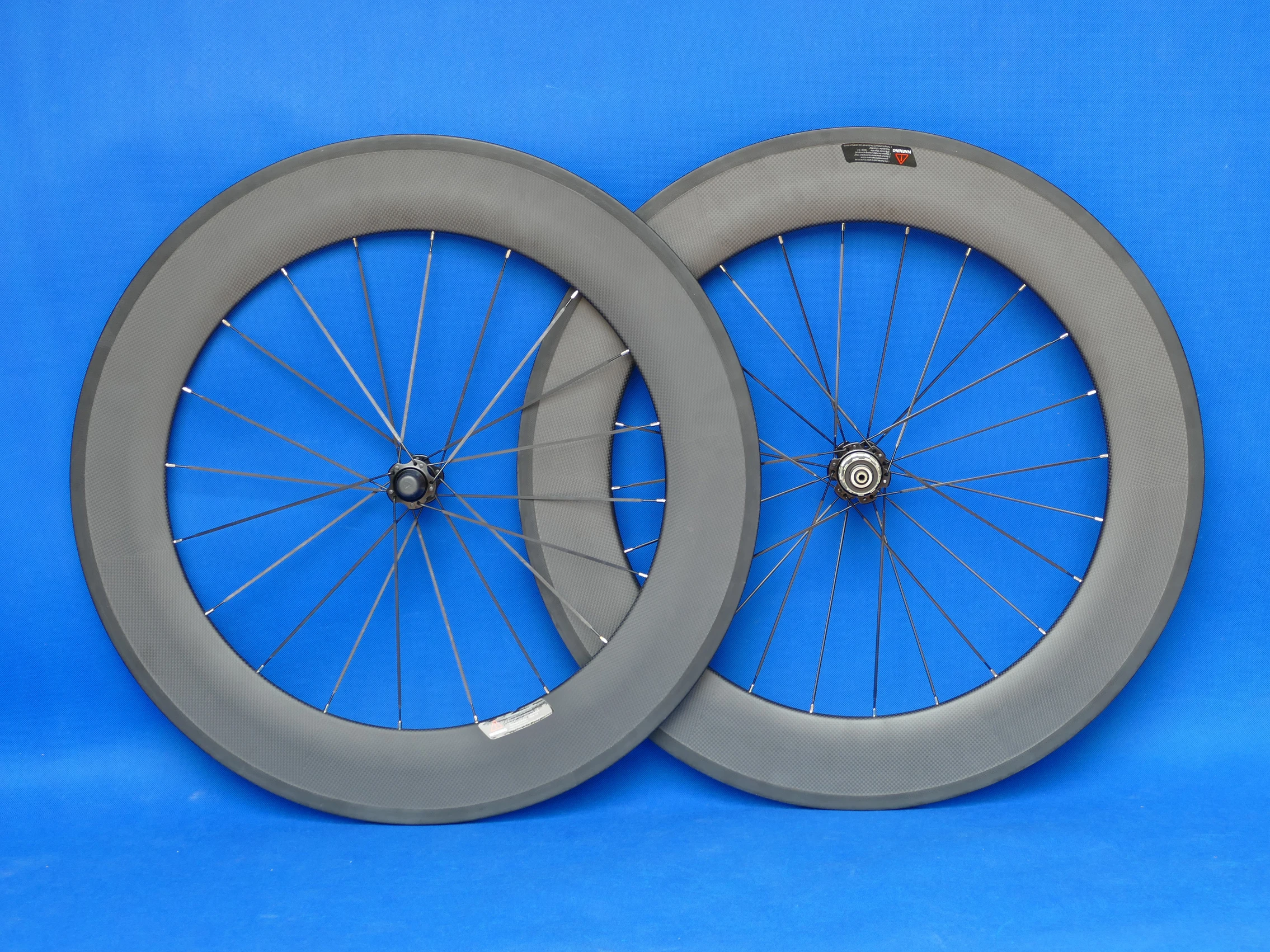 

1 пара: 3K UD полностью углеродное волокно, матовая глянцевая клинчерная пара колес для шоссейного велосипеда 88 мм - ширина 25 мм 23 мм, обод велосипедного колеса 700C