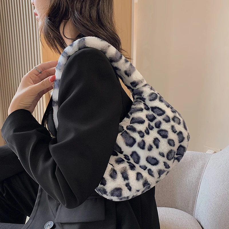 Leopard/Zebra/Tiger Fur Shoulder Bags Plush Tote Bag For Women 2021 Winter Small Soft Fluffy Hobos Furry Designer Ladies Handbag