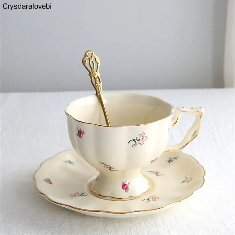 French Retro Teapot Coffee Cup Set Gold Edge Cup Saucer Strawberry Flower Big Teacup English Afternoon Tea Restaurant Bar Cafe