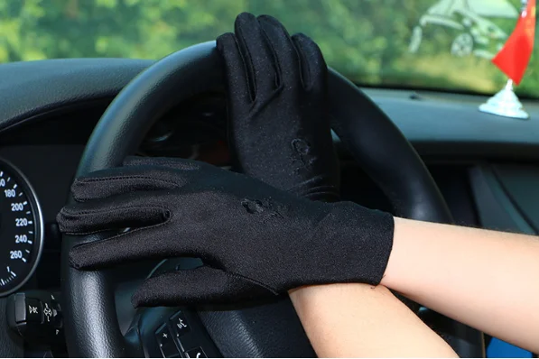 1Pair  2022 Summer Women\'s Spandex Short Elastic Embroidered Sunscreen Gloves Female UV-Proof Sun Protection Driving Gloves