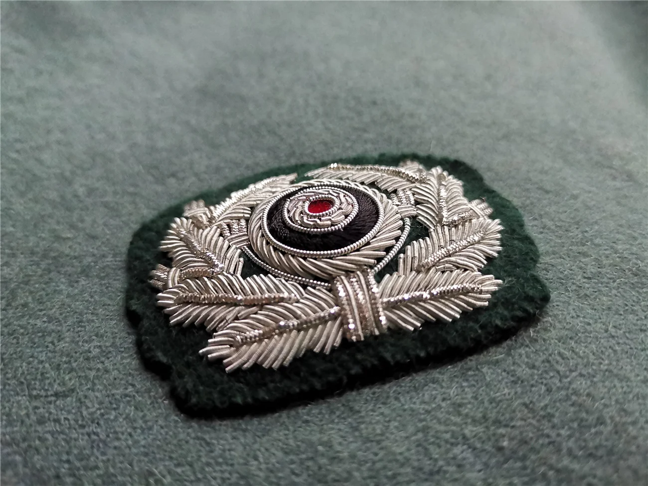 EMD WW2 WH  The embroidery Hat badge