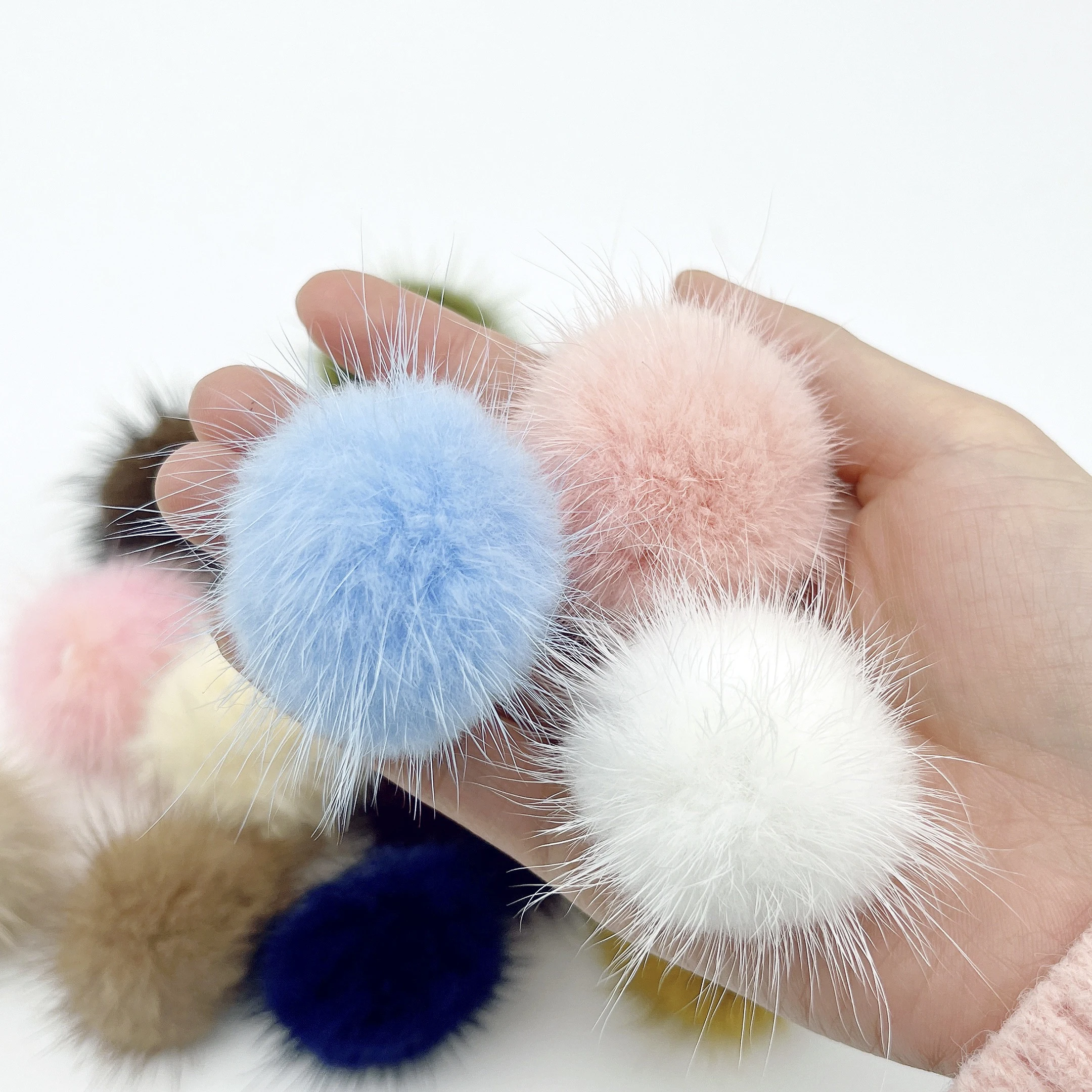 REGELIN 4.5cm Mink Fur Ball Pompom Mink Pompon for Sewing on Knitted Keychain Scarf Shoes Hats DIY Jewelry Crafts Accessories