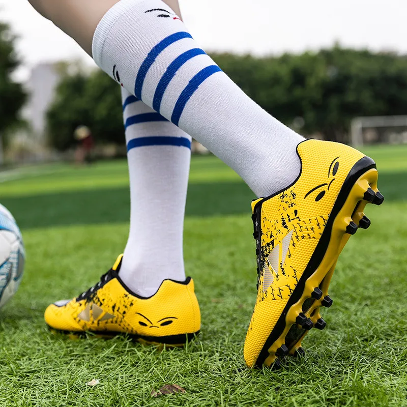 New Cheap Outdoor Football Shoes for Men Women Grass Long Spikes Soccer Shoes Trainers Men Futsal Sneakers zapatillas de fútbol