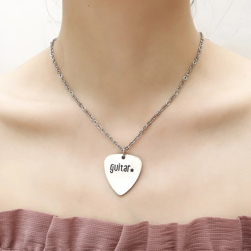 New Retro Guitar Pick Shape Pendant Necklace for Women Men\'s Sliding Triangle Pendant Chains On The Neck Accessories 2021Jewelry