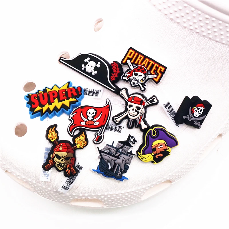 Accesorios originales para zapatos de esqueleto, pancarta de barco súper pirata, decoraciones para zapatos, dijes de zuecos para niños, regalos de fiesta, 1 Uds.