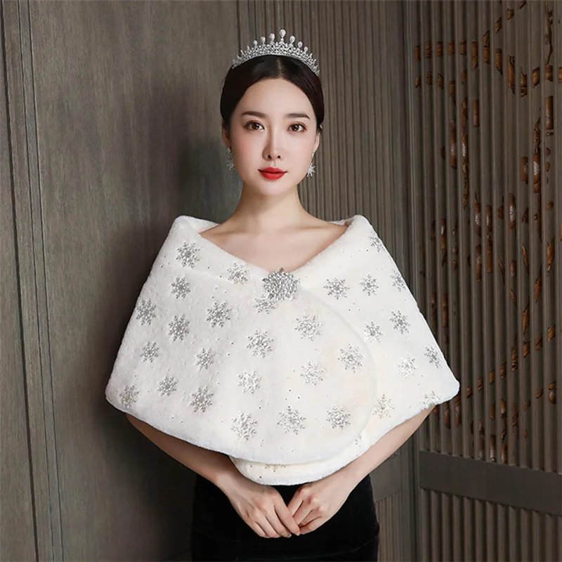 JaneVini New Fashin Women Wedding Jackets 2019 Faux Fur Shawls and Wraps Winter Warm Bridal Cape Fur Cloak Wedding Accessories